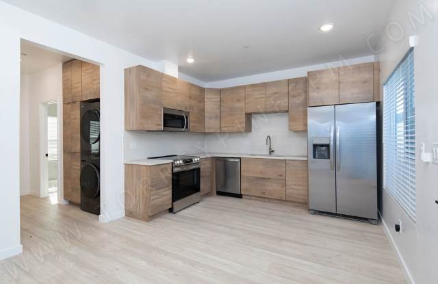 *OPEN HOUSE: 5/10 10-11AM* 2 Br in Clairemont with W/D in Unit and New Everything! photos photos