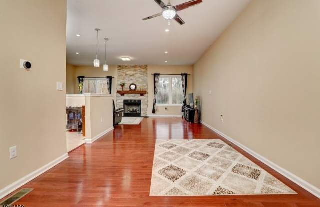 7 Decroce Ct Gallery 3