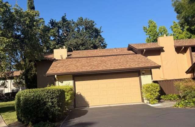 Welcome to this beautiful townhouse located in Walnut Creek-Countrywood 3 bedroom 2.5 Bath photos photos