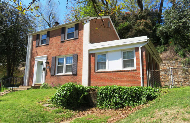 5049 12TH STREET S - 5049 12th Street South, Arlington, VA 22204
