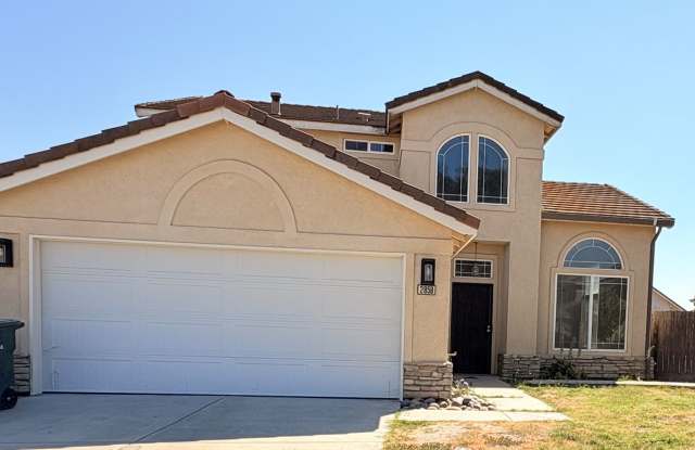 Stunning 4 bedroom house in Livingston photos photos