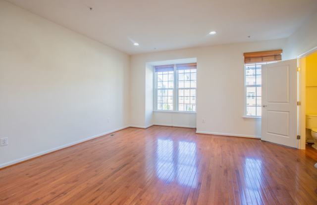 Amazing 5 BR/4.5 BA Townhome in Greenbelt! Gallery 4