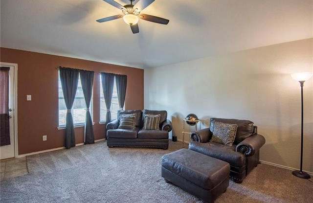 3231 Guadaloupe Gallery 4
