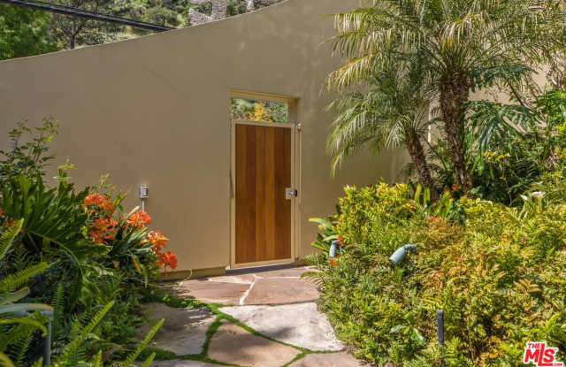 1260 North BUNDY Drive Gallery 4