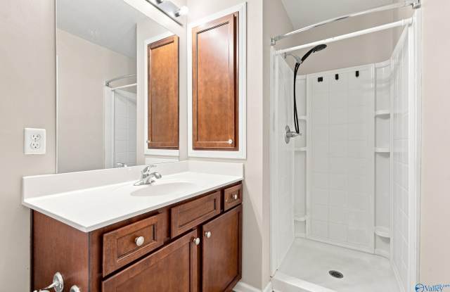 204 Falling Water Lane Gallery 2