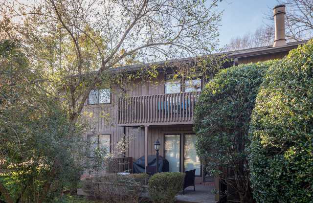 1304 Oak Tree Dr Gallery 3
