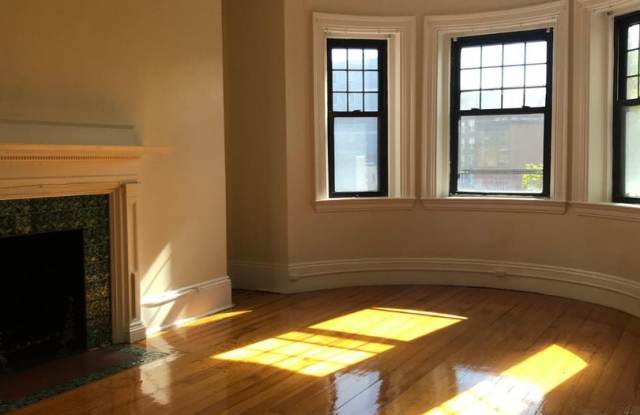 Newbury St 2bed / 1bath available 9/1/2026 - $3995 photos photos