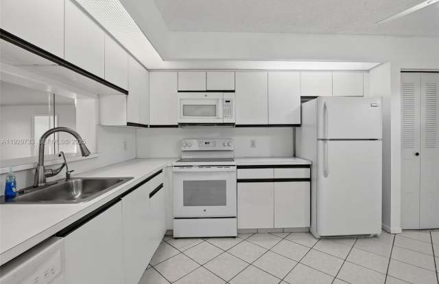 900 SW 128th Ave - 900 Southwest 128th Avenue, Pembroke Pines, FL 33027