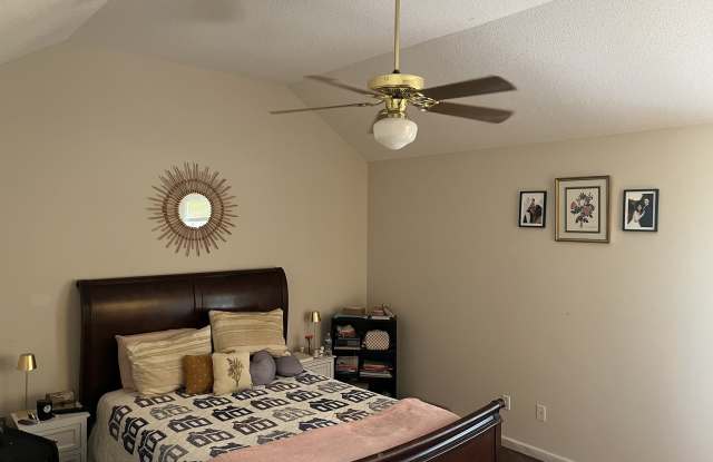 809 Deerfield Gallery 4
