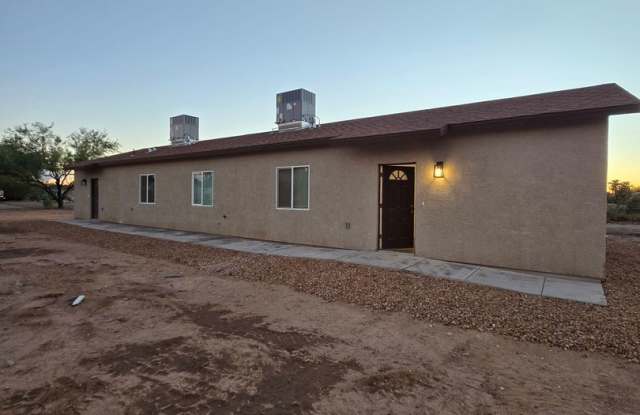 5810 E Hermans Gallery 1