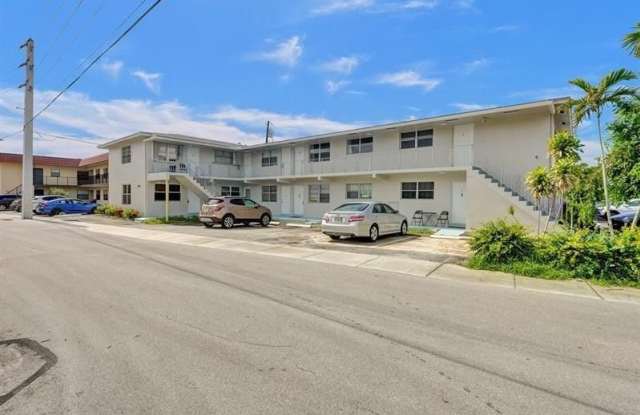 4652 Poinciana St - 4652 Poinciana Street, Lauderdale-by-the-Sea, FL 33308