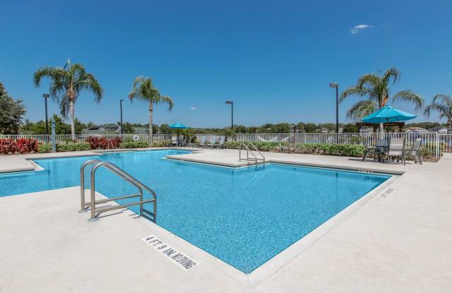 Lake House Apartments Gallery 4