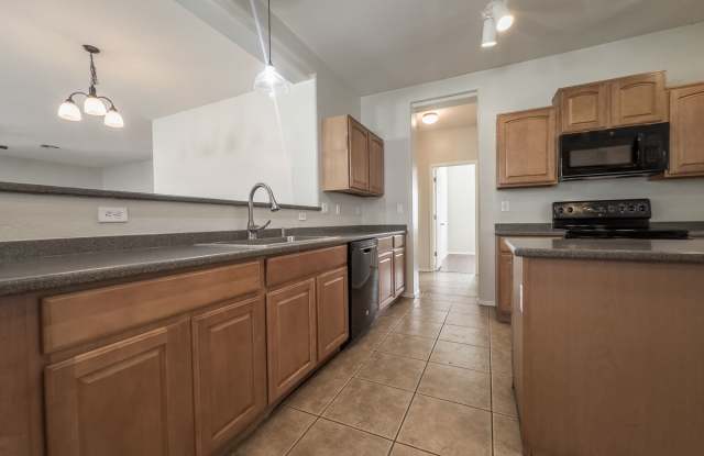 5239 W Glass Ln Gallery 3
