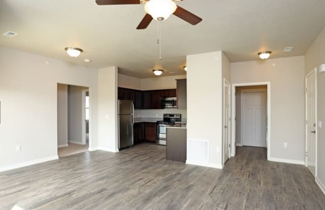 1219 NE Windsor Dr #107 Gallery 2