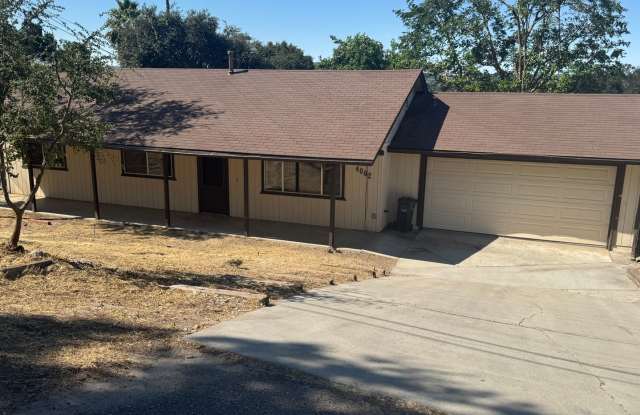 Home for Lease - 3 Bedrooms, 2 Baths, 2 Car garage with washer and dryer hookups. photos photos