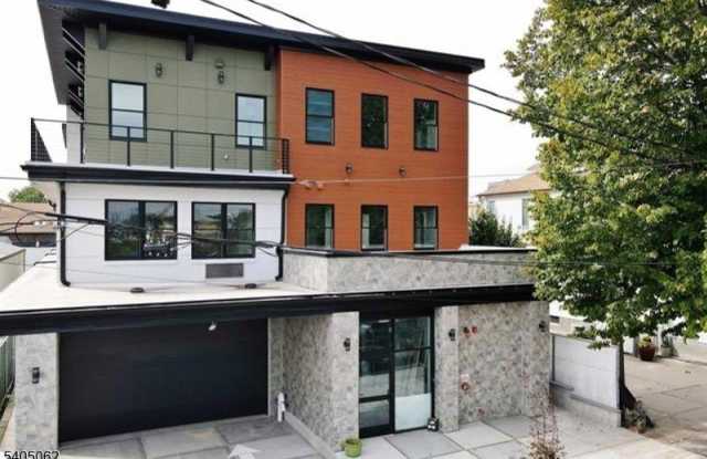 82-84 E 31st St photos photos