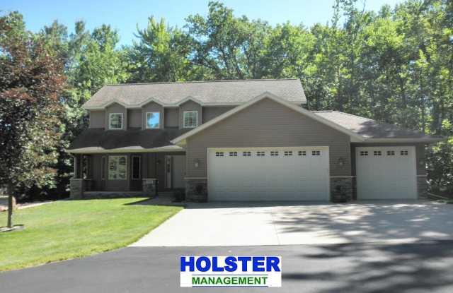Executive 3-Bedroom (plus bonus room) 3 1/2 Bath Home Near Aspirus Wausau Hospital photos photos