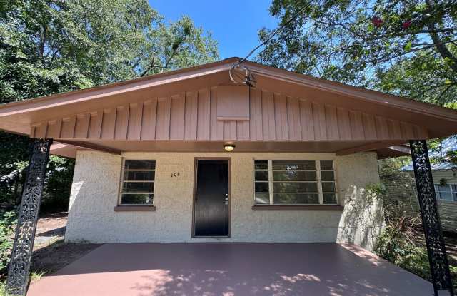 3 Bedroom 1 Bath House - Griffin Gallery 1