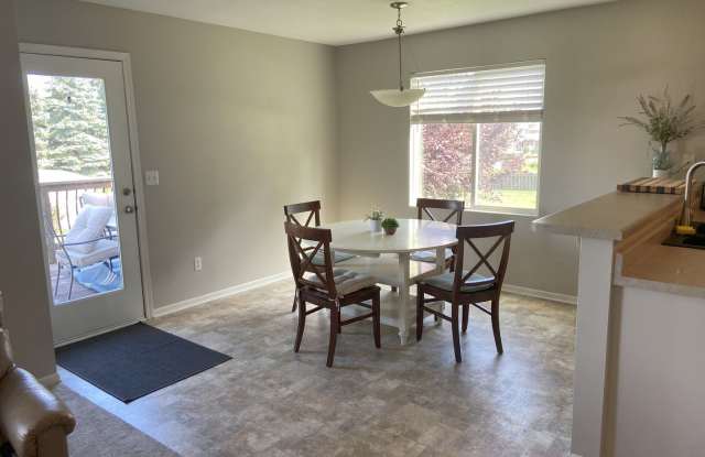 Spacious 4BR House in Ankeny Gallery 3