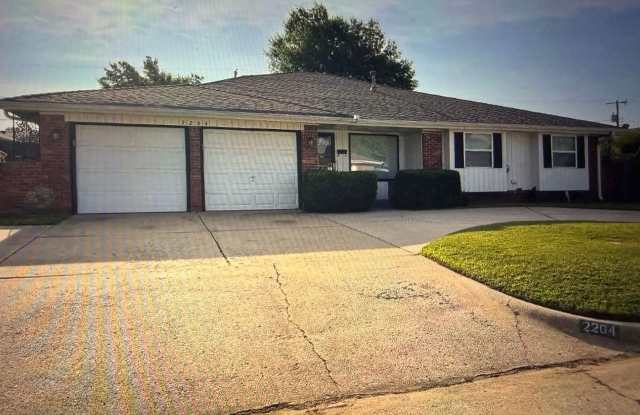 Beautiful true 5 bed 2 bath in Moore! New flooring, paint, cooktop and more! A must see! Gallery 1