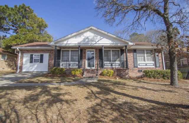 305 Shoreditch Drive photos photos