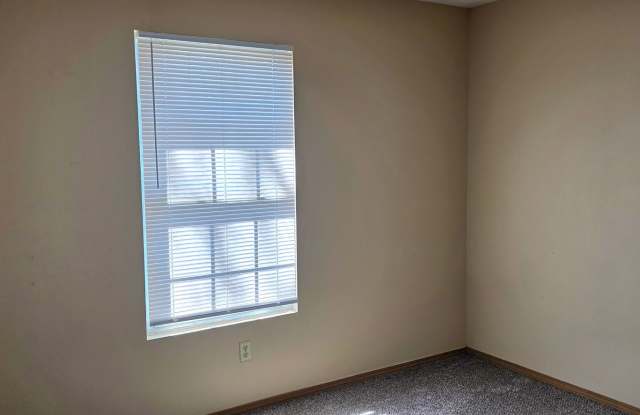 3 Bedroom 2 Bath Close To Missouri State University $1295 photos photos 3 Bedroom 2 Bath Close To Missouri State University $1295 photos photos