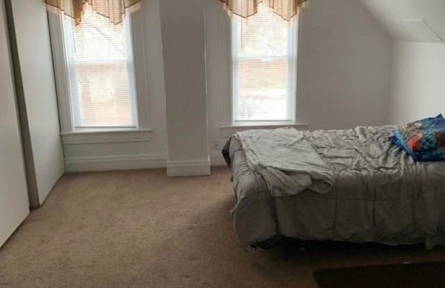 3 Bedroom 1 Bath Gallery 4