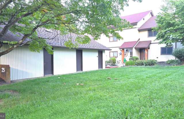 25 VILLAGE Drive Gallery 3