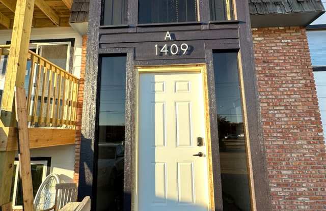 1409 E IRON photos photos