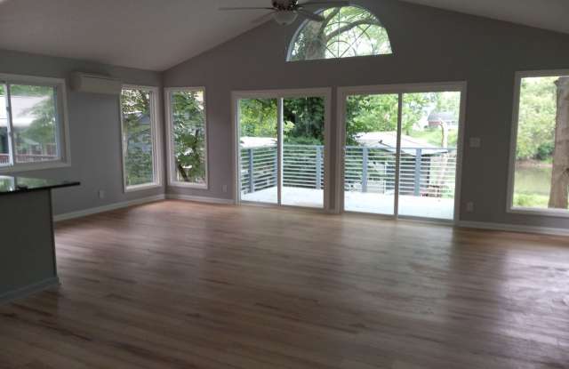 Three Bedroom on the River Gallery 4