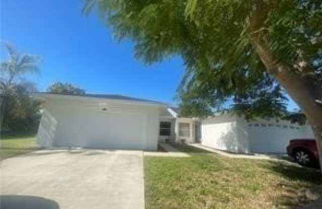 5012 Chiquita Boulevard S Gallery 1