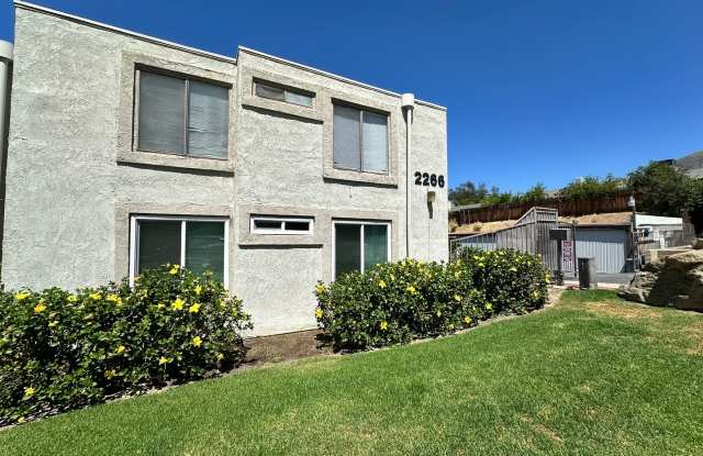 Spacious 2 Bedroom with Private Patio & In-Unit Laundry photos photos