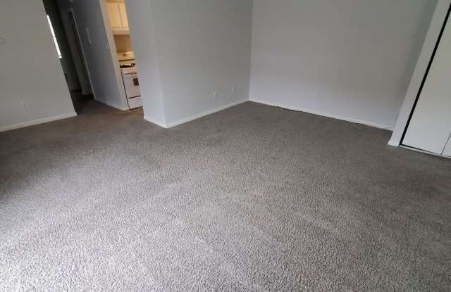Two Bedroom Apartment Available At Barracks West photos photos