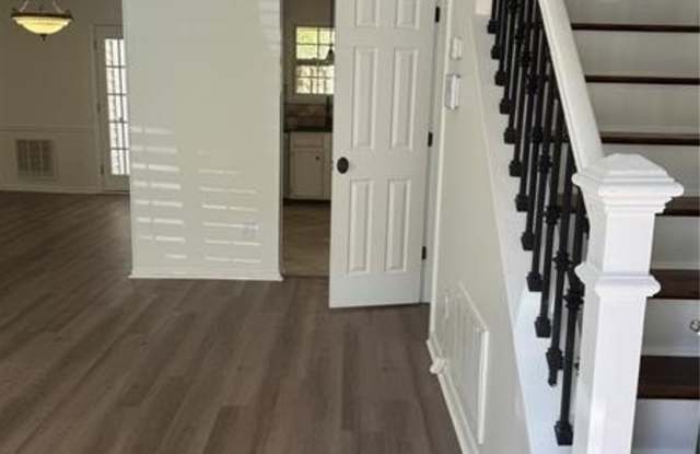 2907 Queen Anne Court Gallery 2
