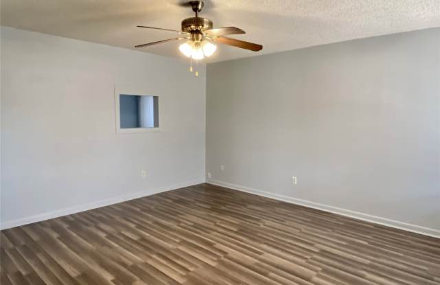 2926 Post Oak Road Gallery 2