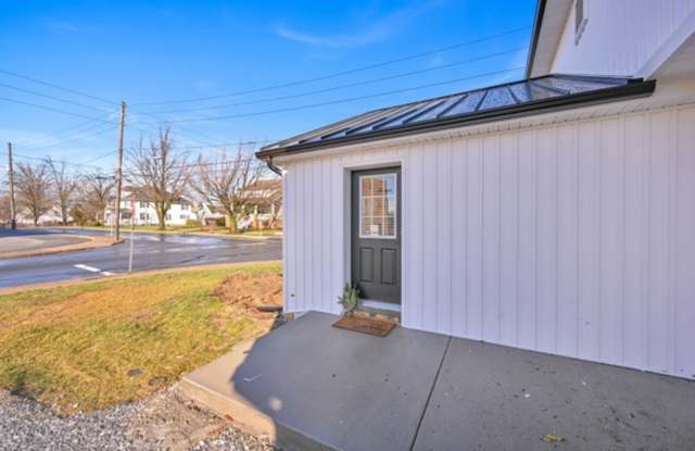 Updated 3 Bed 2 Bath Home In Lititz Gallery 4