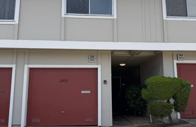 Beautifully remodeled 2-Bedroom, 1-Bath, 2-car tandem Condominium photos photos