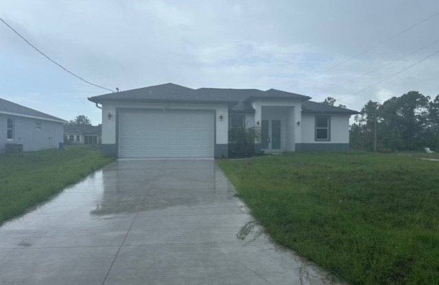 2719 34th Street W photos photos