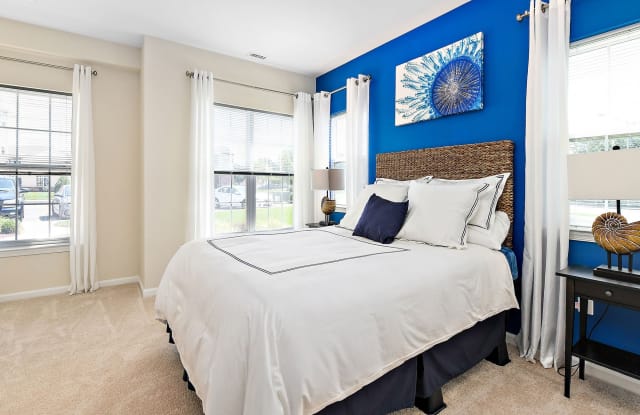Ocean Aisle Luxury Apartment Homes Gallery 3