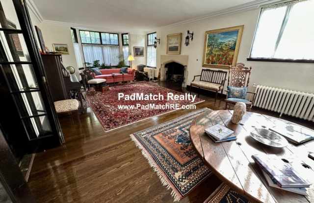 111 Carlton St. photos photos