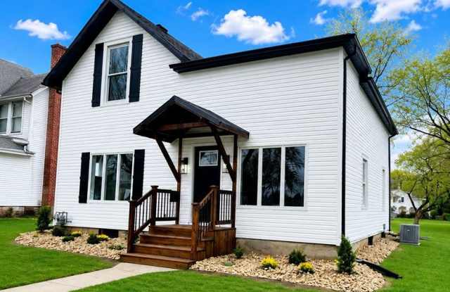 Bluffton Home – Spacious Layout in Convenient Location photos photos