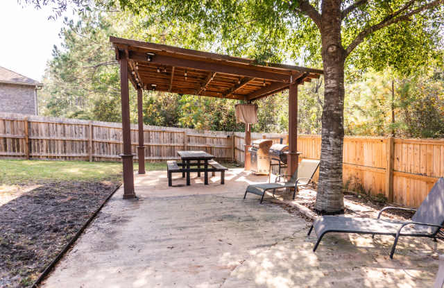 807 Yew Circle Gallery 4