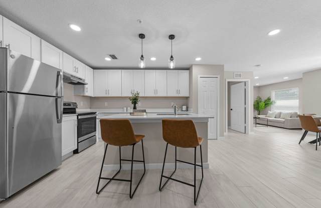 1700 Forest Gallery 3