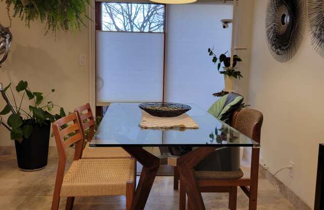 1042 Rockhurst Drive Gallery 4
