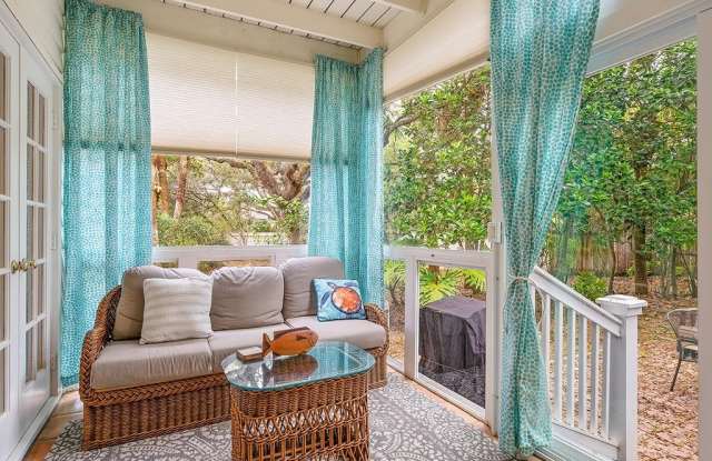 1300 Palmetto Court Gallery 2
