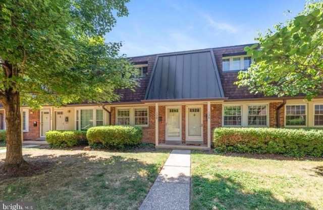 138 S VIRGINIA Avenue unit: 28 - 138 South Virginia Avenue, Falls Church, VA 22046 138 S VIRGINIA Avenue unit: 28 - 138 South Virginia Avenue, Falls Church, VA 22046