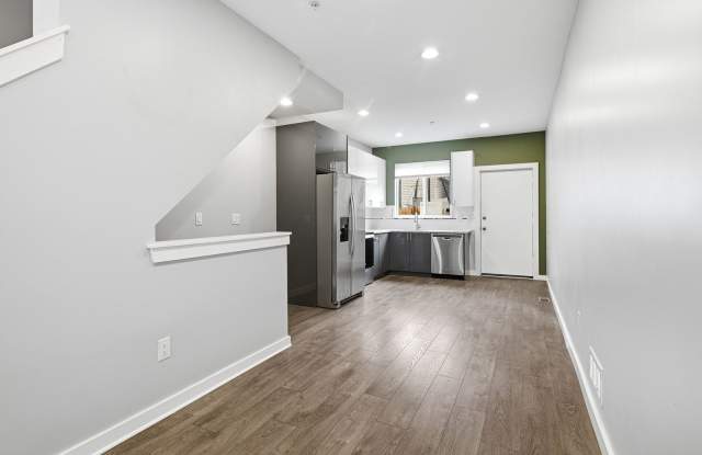 Skyline Views, Modern Style and Four Levels of Flexible Living Gallery 4