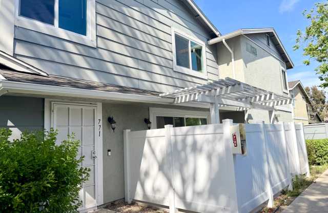 Updated 2 Bedroom Home with Garage & Community Amenities photos photos