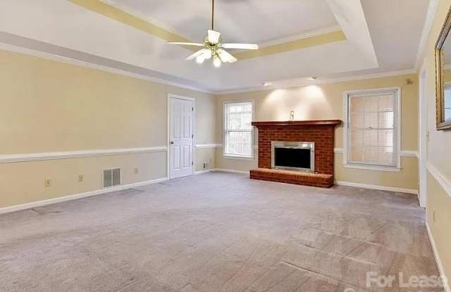 374 Bayshore Court NW Gallery 3