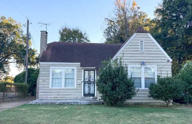 2 bed, 1 bath near Southern and Highland Gallery 1